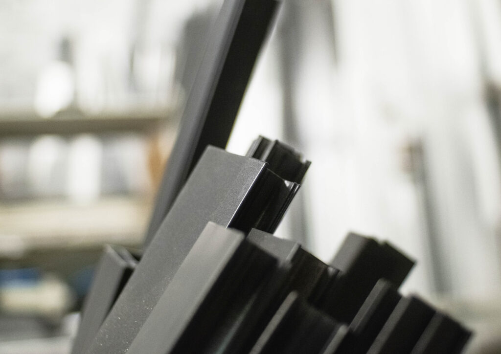 Базові кольори та порошкове фарбування розсувних систем безрамного скління PanoramGlass